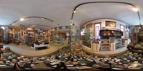 Crystal Cave Mineral Exhibit & Crystal Shoppe