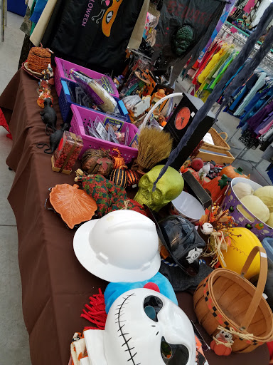 Thrift Store «Out of the Closet - Fort Lauderdale», reviews and photos, 1785 E Sunrise Blvd, Fort Lauderdale, FL 33304, USA