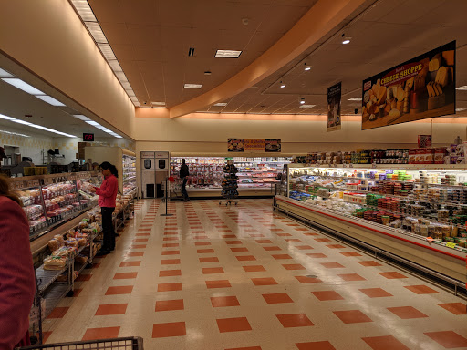 Grocery Store «Market Basket», reviews and photos, 110 Market Pl Dr, Waltham, MA 02451, USA