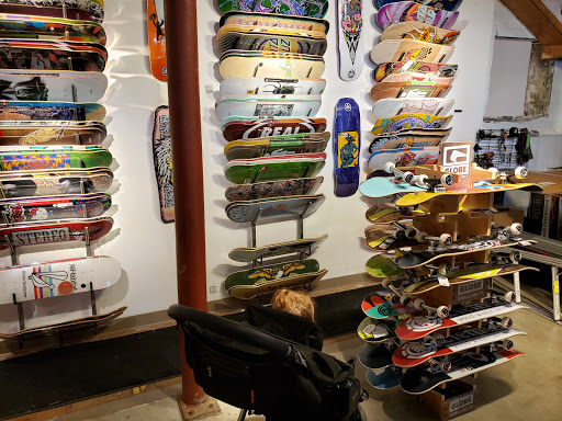 Ski Shop «evo Seattle Store», reviews and photos, 3500 Stone Way N, Seattle, WA 98103, USA