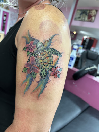 Explore skull and crossbones tattoo ideas, creative tattoo ideas in Kailua Kona, available at K Town Tattoo