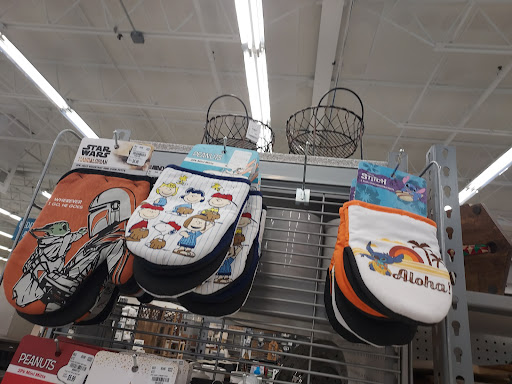 Home Goods Store «Tuesday Morning», reviews and photos, 23314 Farmington Rd, Farmington, MI 48336, USA