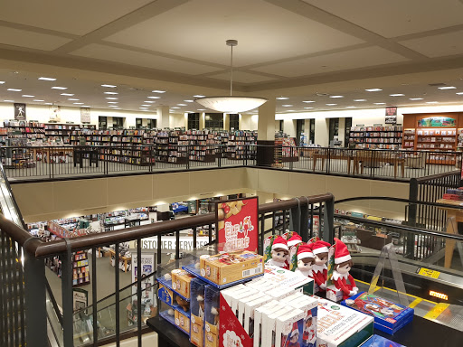 Book Store «Barnes & Noble», reviews and photos, 5755 N Bayshore Dr, Glendale, WI 53217, USA