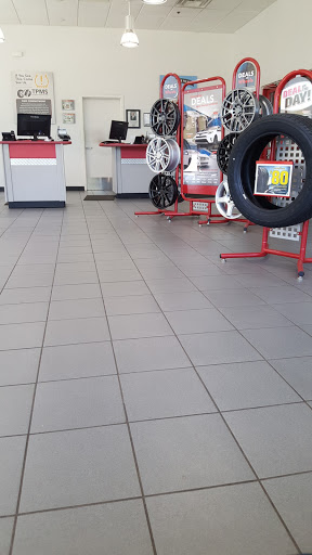 Tire Shop «Discount Tire Store - Arlington, TX», reviews and photos, 1375 NE Green Oaks Blvd, Arlington, TX 76006, USA