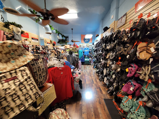 Clothing Store «Walk In the Woods», reviews and photos, 116 W 5th Ave, Mt Dora, FL 32757, USA