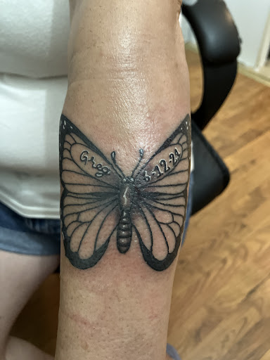 Explore beautiful flower tattoo ideas, creative tattoo ideas in Sayreville, available at Unwritten Ink