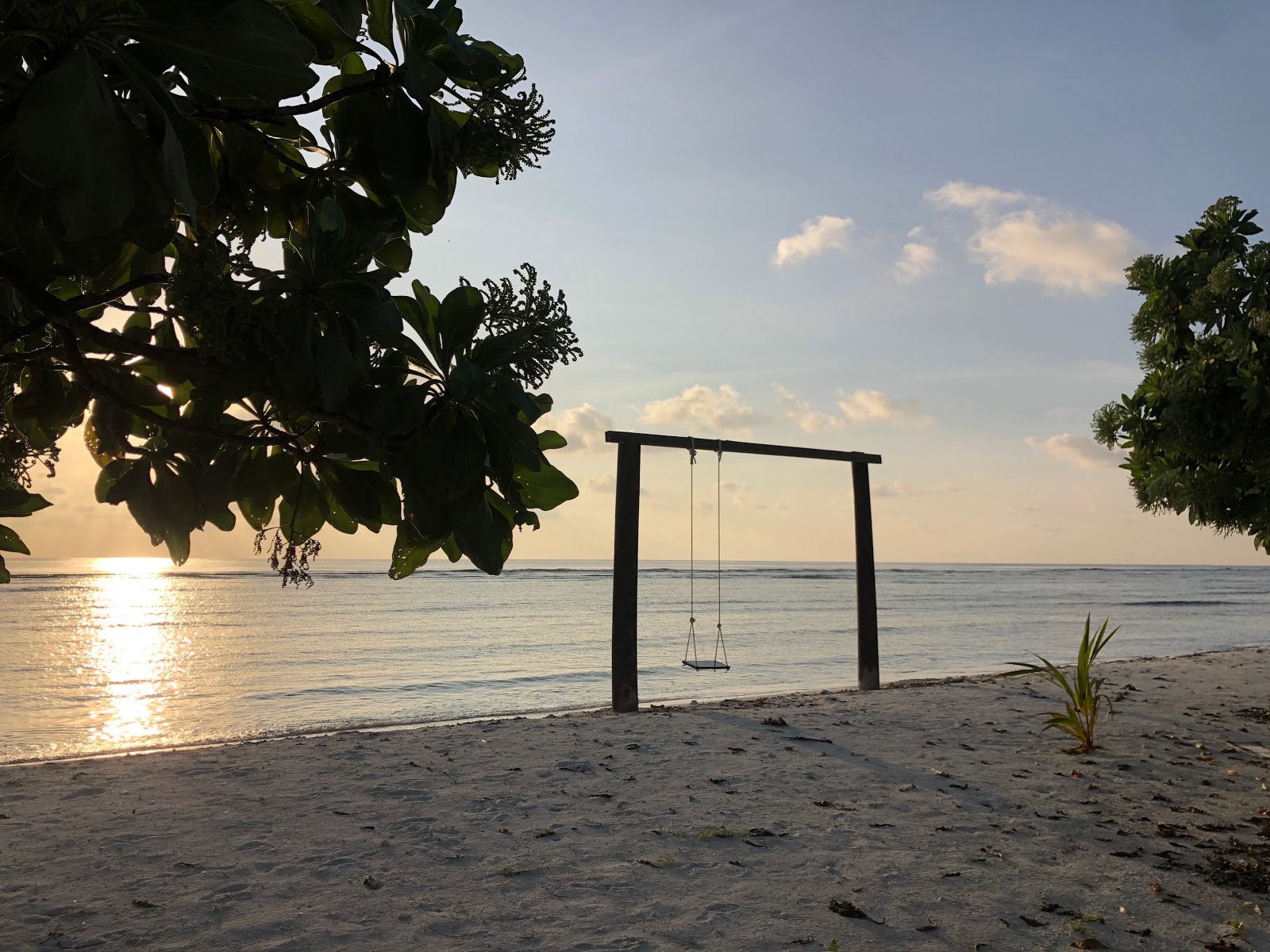 Fotografie cu Villingili Beach II cu nivelul de curățenie destul de curat