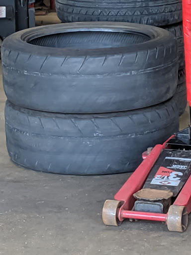 Tire Shop «Discount Tire Store - Roundlake Beach, IL», reviews and photos, 2125 N Illinois 83, Round Lake Beach, IL 60073, USA