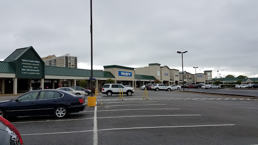 Variety Store «Five Below», reviews and photos, 6198 Little River Turnpike, Alexandria, VA 22312, USA