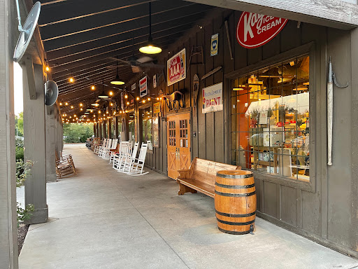 American Restaurant «Cracker Barrel Old Country Store», reviews and photos, 23030 Indian Creek Dr, Sterling, VA 20166, USA