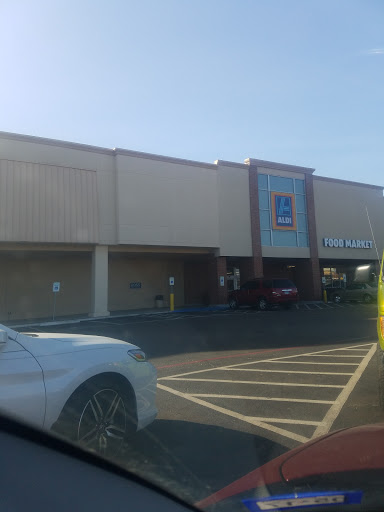 Supermarket «ALDI», reviews and photos, 1201 W Airport Fwy #201, Euless, TX 76040, USA