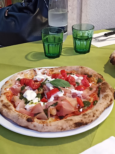 Pizzeria da Pasquale a pizza o sole o mare in Piove di Sacco, Provincia di Padova