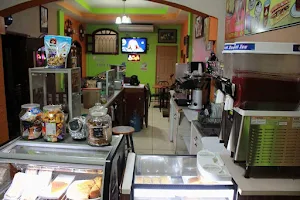 Café Maná image