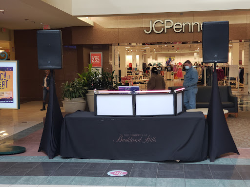 Shopping Mall «The Shoppes at Buckland Hills», reviews and photos, 194 Buckland Hills Dr, Manchester, CT 06042, USA