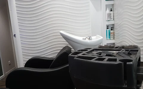 LA MAISON DE BEAUTÉ TOULOUSE Coiffeur visagiste mixte - Barbier- Massage . image