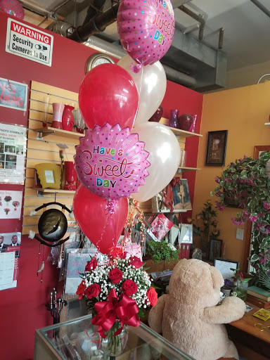 Florist «The Flower Pot & Basket Shop», reviews and photos, 5631 W Madison St, Chicago, IL 60644, USA