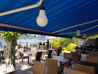 Atmosphère du Restaurant de poisson La Cuillère à Omble Café Restaurant à Doussard - n°1
