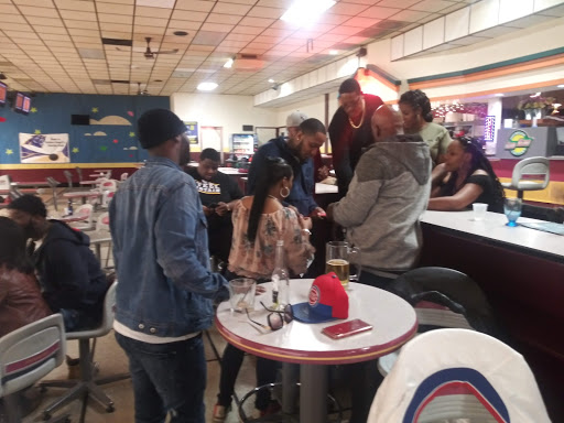 Bowling Alley «Mayflower Lanes», reviews and photos, 26600 Plymouth Rd, Redford Charter Twp, MI 48239, USA