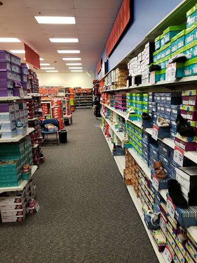 Shoe Store «Shoe Carnival», reviews and photos, 3271 Marketplace Dr, Council Bluffs, IA 51501, USA