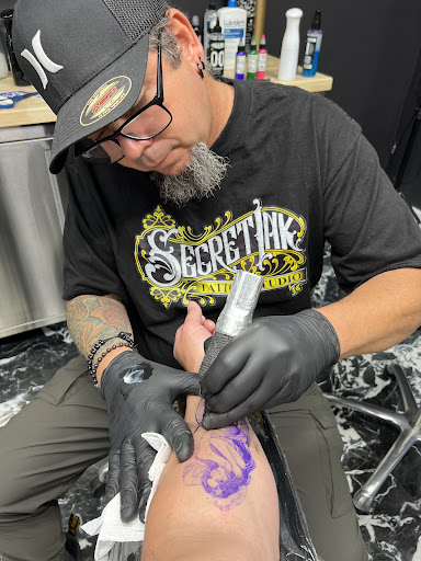 Explore easy henna tattoo ideas, creative tattoo ideas in Naples, available at Secret ink tattoo studio