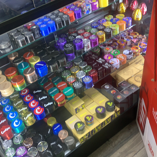 Tobacco Shop «Starbuzz Smoke Shop», reviews and photos, 668 Soscol Ave, Napa, CA 94559, USA