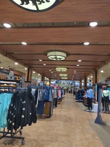 Outdoor Sports Store «Field & Stream», reviews and photos, 1510 Polaris Pkwy B, Columbus, OH 43240, USA