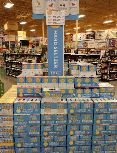 Liquor Store «Whitehouse Liquor & Wine», reviews and photos, 650 Hylan Dr, Rochester, NY 14623, USA