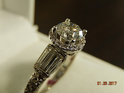 Jewelry Store «Shnayder Jewelry and Pawn Shop», reviews and photos, 110 Daniel Webster Hwy, Nashua, NH 03060, USA