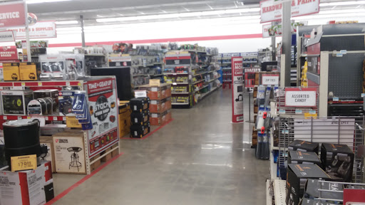 Home Improvement Store «Tractor Supply Co.», reviews and photos, 868 S Main St #100, Cleveland, GA 30528, USA