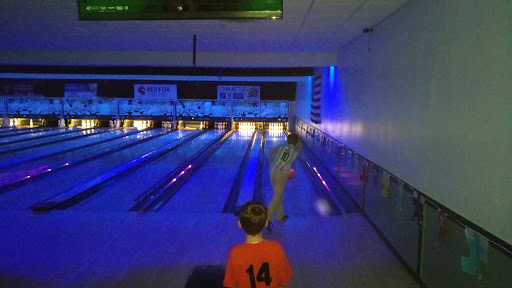 Bowling Alley «Holly Lanes», reviews and photos, 2430 Grange Hall Rd, Fenton, MI 48430, USA