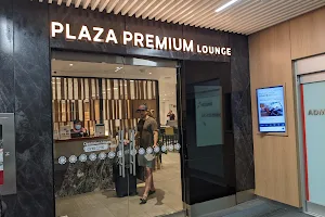 Plaza Premium Lounge (US Transborder, Terminal 3) image