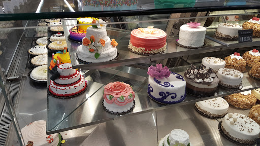 Grocery Store «Hy-Vee», reviews and photos, 1500 Central Park Commons Dr, Eagan, MN 55121, USA