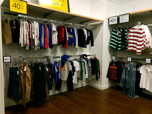 Clothing Store «Gap Outlet», reviews and photos, 264 W 125th St, New York, NY 10027, USA