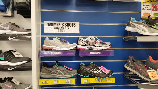 Sporting Goods Store «Big 5 Sporting Goods», reviews and photos, 11975 SW Canyon Rd, Beaverton, OR 97005, USA