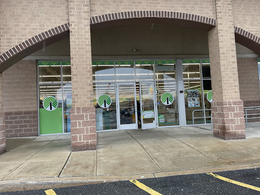 Dollar Store «Dollar Tree», reviews and photos, 1700 Sullivan Trail #1a, Easton, PA 18040, USA