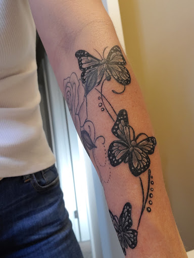 Explore honey pot tattoo ideas, creative tattoo ideas in Ocala, available at Lucky Bucks Tattoo Piercing Studio (APPT BASED)