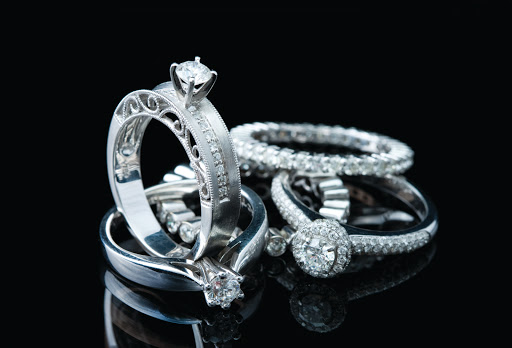 Pawn Shop «Fast Cash and Pawn Carpentersville», reviews and photos, 2329 Randall Rd, Carpentersville, IL 60110, USA