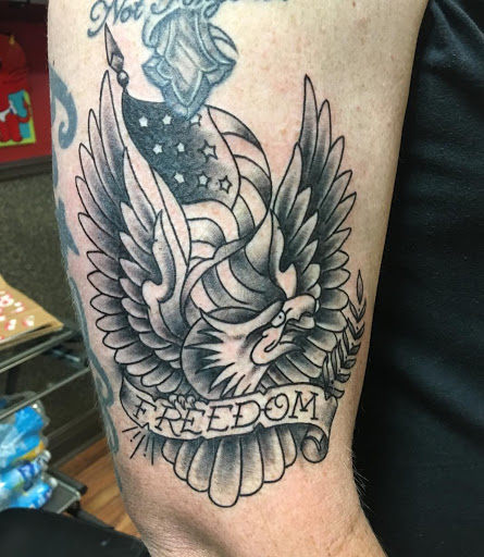 Tattoo Shop «Mr. Williams Tattoo Co.», reviews and photos, 216 E Main St, Tavares, FL 32778, USA