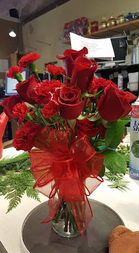 Florist «Metro Florist & Gifts», reviews and photos, 216 W 6th St, Ferris, TX 75125, USA