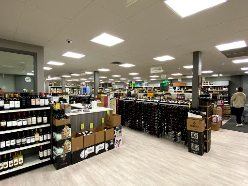 Liquor Store «Hennepin Lake Liquor Store», reviews and photos, 1200 W Lake St, Minneapolis, MN 55408, USA