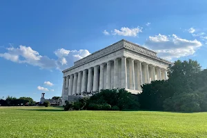 Lincoln Memorial image