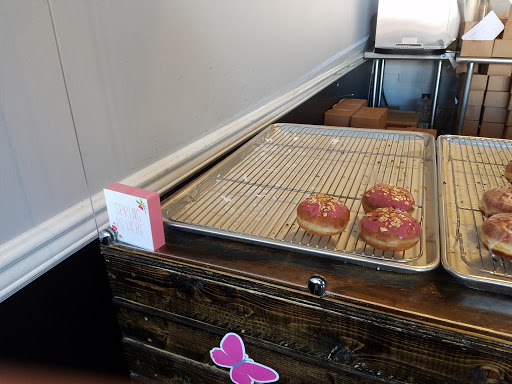 Donut Shop «B. Doughnut», reviews and photos, 7 Loudoun St SW, Leesburg, VA 20175, USA