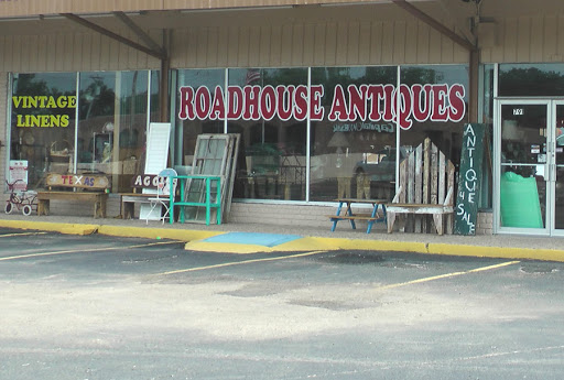 RoadHouse Antiques image 1