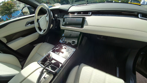 Land Rover Dealer «Land Rover Glen Cove», reviews and photos, 70 Cedar Swamp Rd, Glen Cove, NY 11542, USA