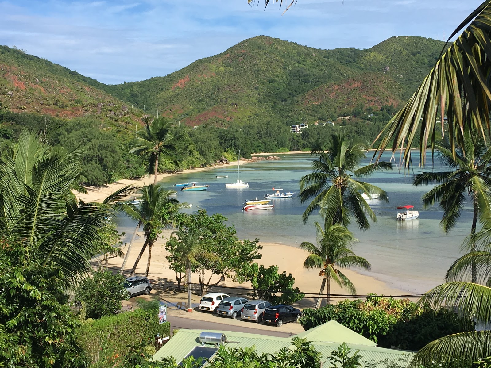 Foto van Anse Possession Beach voorzieningenruimte