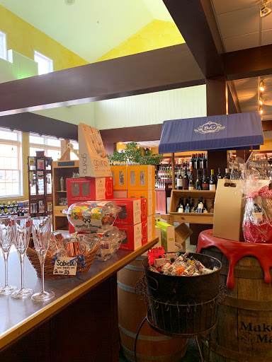 Wine Store «Arlington Wine & Liquor», reviews and photos, 718 Dutchess Turnpike, Poughkeepsie, NY 12603, USA
