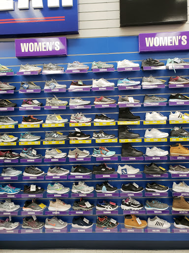 Sporting Goods Store «BIG 5 SPORTING GOODS», reviews and photos, 2421 W Rosecrans Ave, Gardena, CA 90249, USA