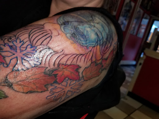 Tattoo Shop «Six1Six Tattoo Studio», reviews and photos, 526 Leonard St NW, Grand Rapids, MI 49504, USA