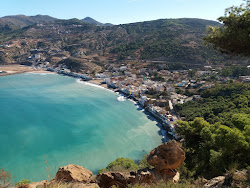 Plage Sidna Youchaa'in fotoğrafı uçurumlarla desteklenmiş