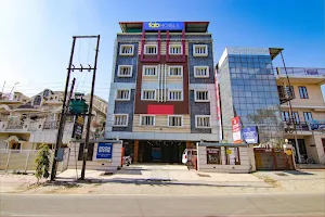 FabHotel Doon Maira image